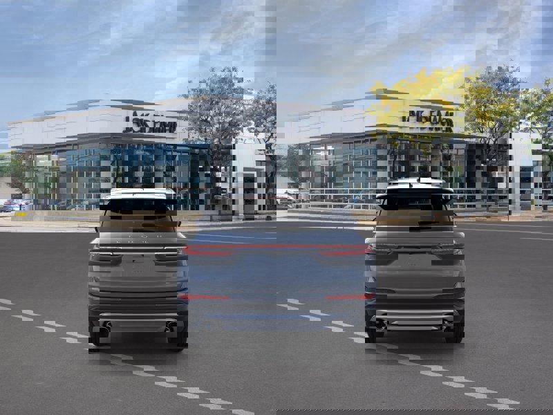 Used 2026 Lincoln Corsair Premiere image 5