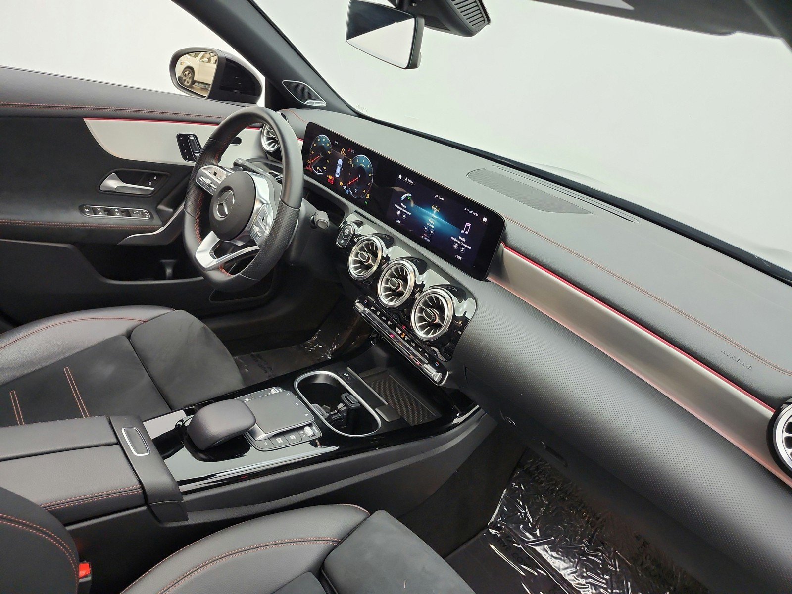 Used 2023 Mercedes-Benz CLA 250 image 19