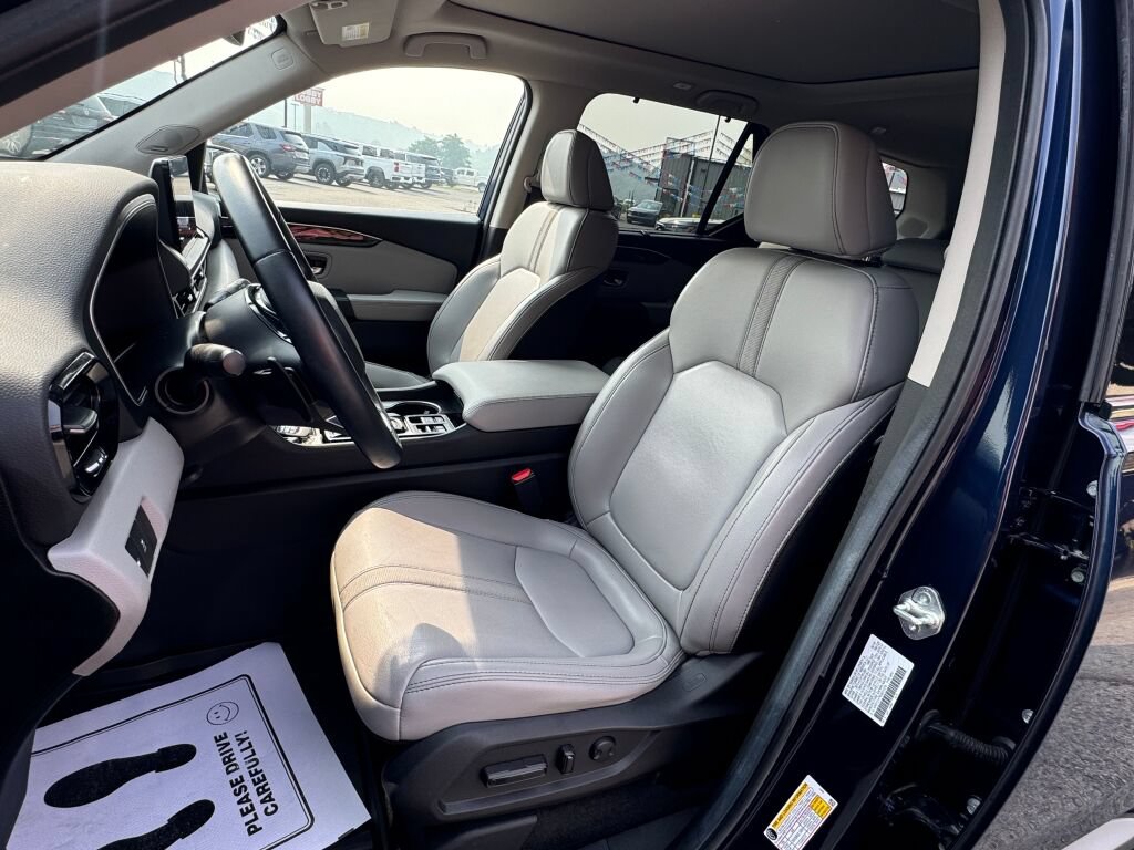 Used 2025 Honda Pilot Touring image 14