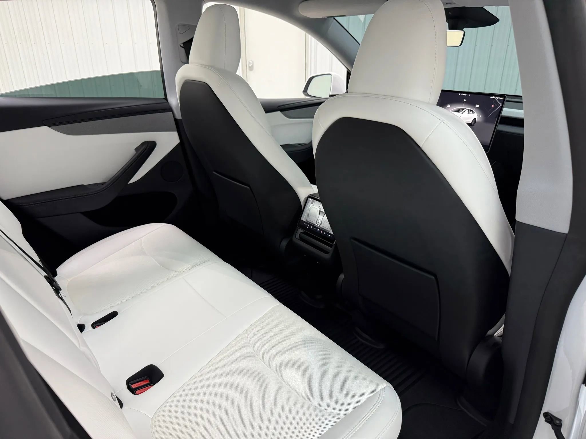 Used 2026 Tesla Model Y Long Range image 18