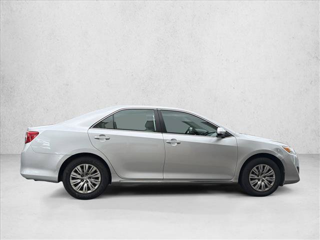Used 2014 Toyota Camry LE FWD image 4