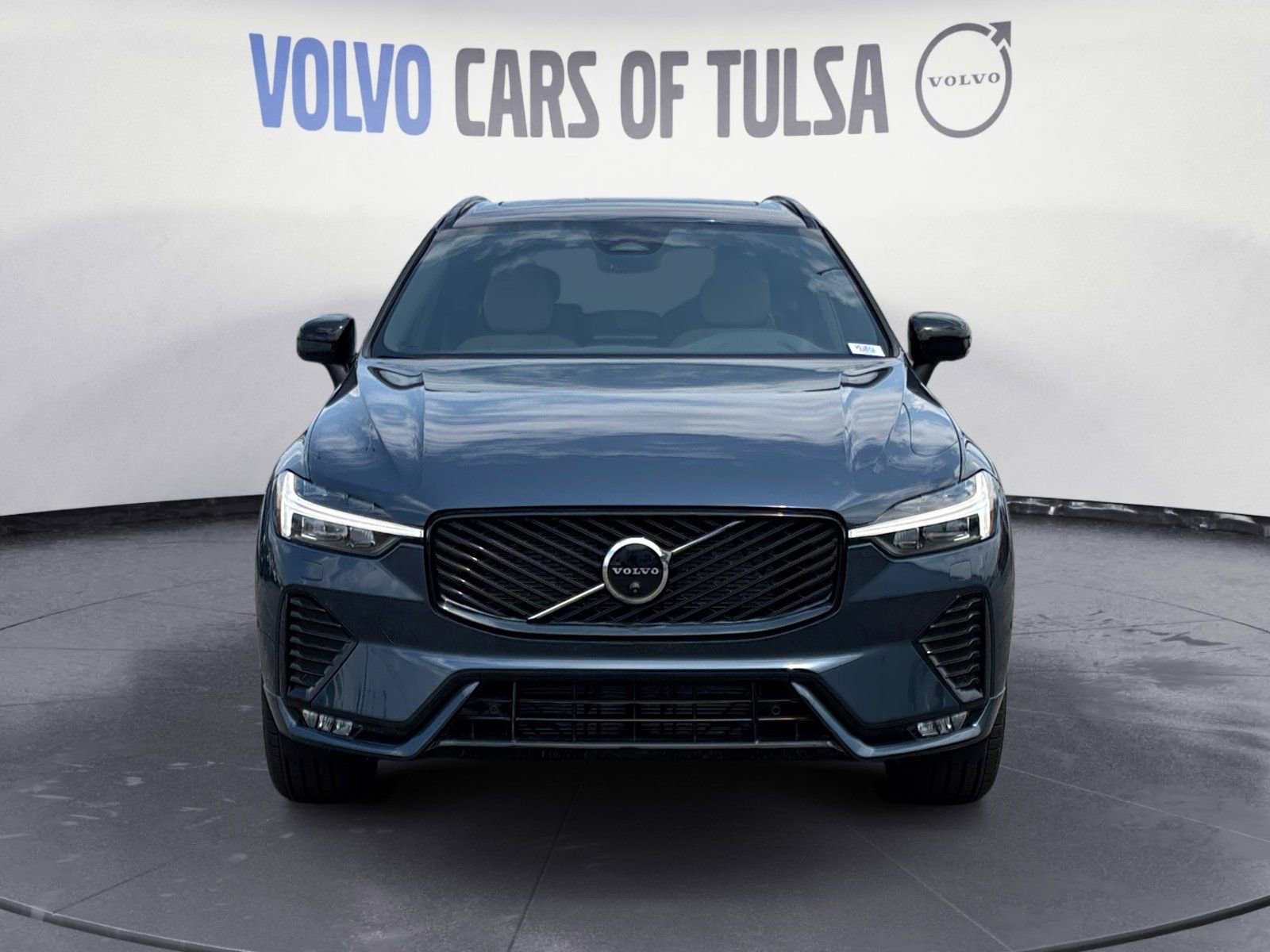 New 2026 Volvo XC60 B5 Plus w/ Protection Package Premier image 8