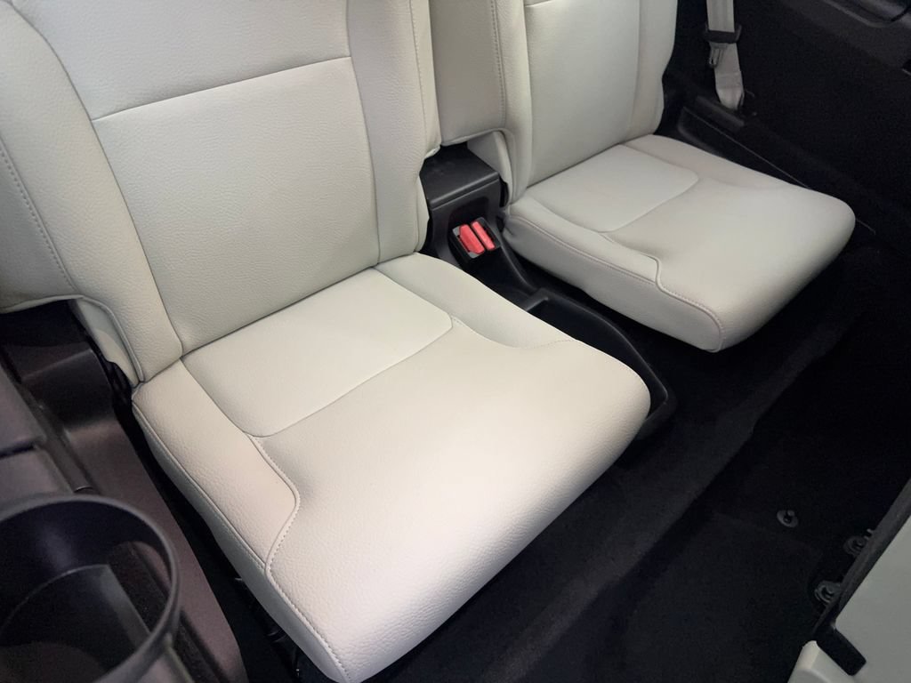 Used 2024 Volvo XC90 B5 Core w/ Protection Package Premier AWD/4WD image 42