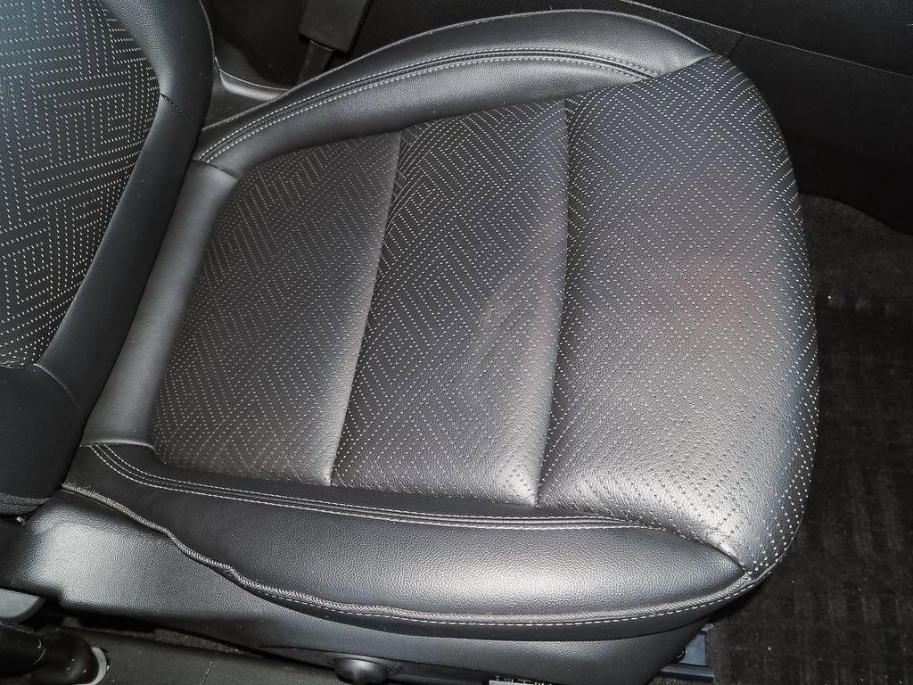 Certified 2022 Buick Encore GX Essence w/ Experience Buick Package image 23