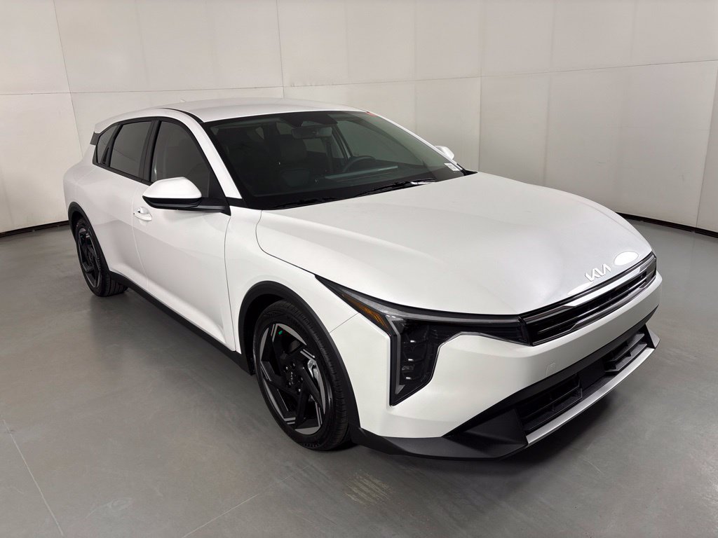 New 2026 Kia K4 EX FWD image 2