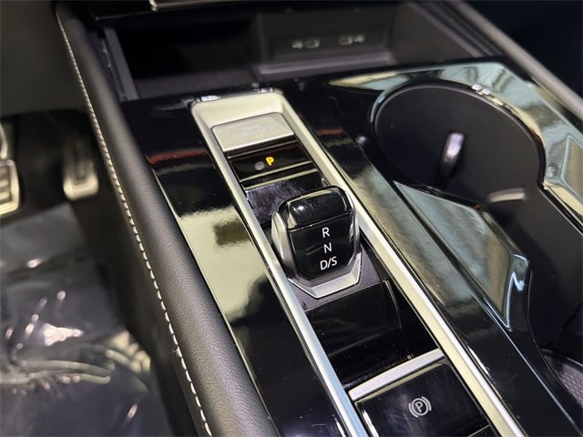 Used 2024 Volkswagen Atlas SEL Premium R-Line image 32