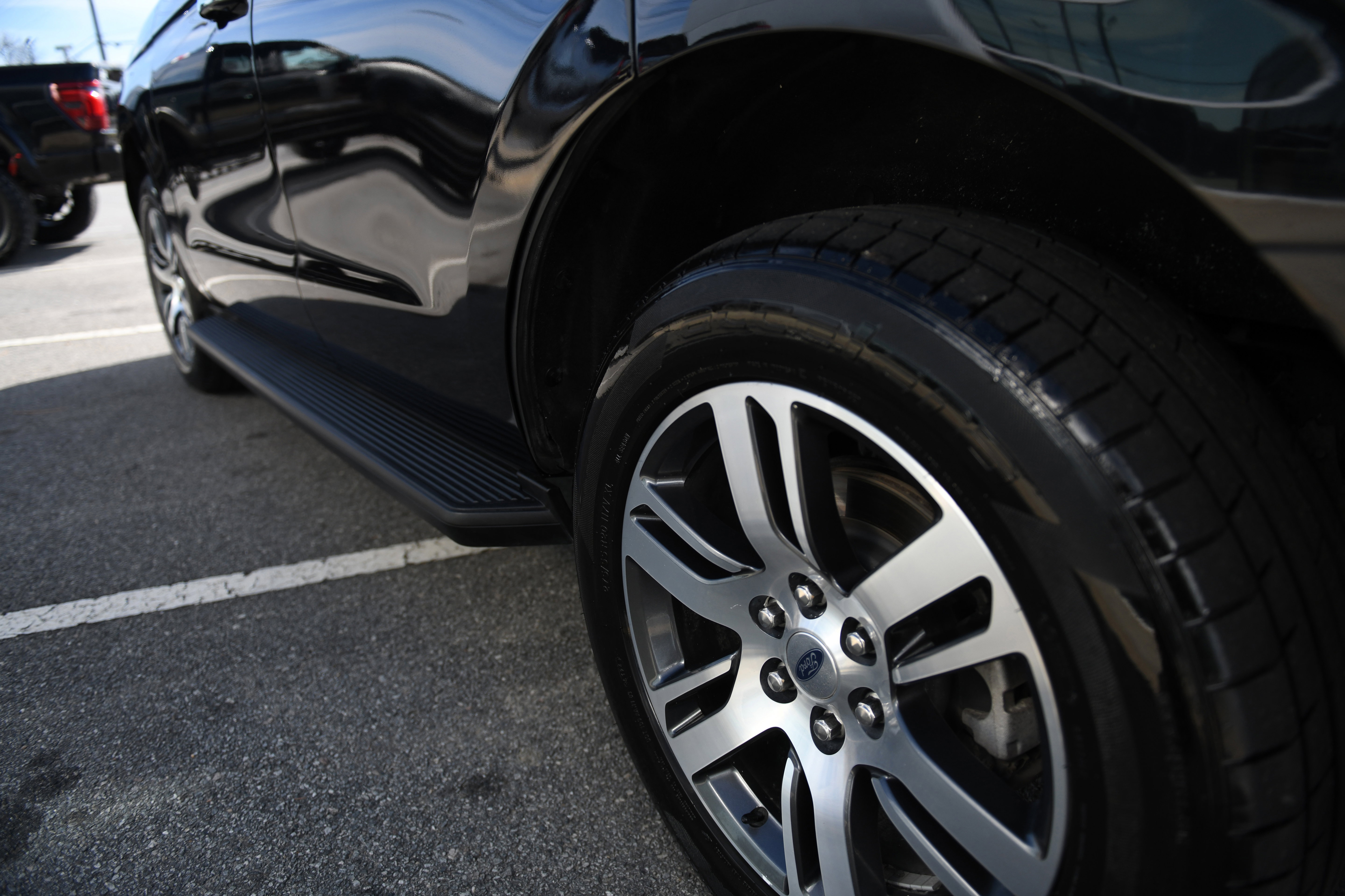 Used 2024 Ford Expedition Limited image 5