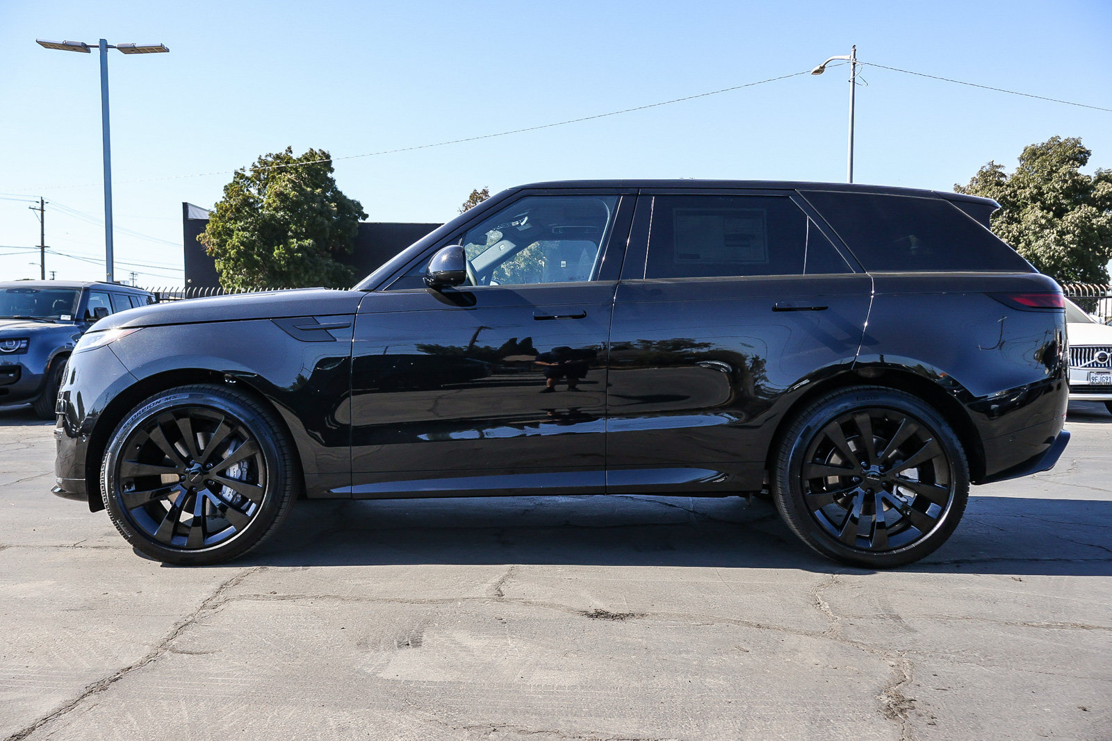 New 2027 Land Rover Range Rover Sport Dynamic SE AWD/4WD image 8