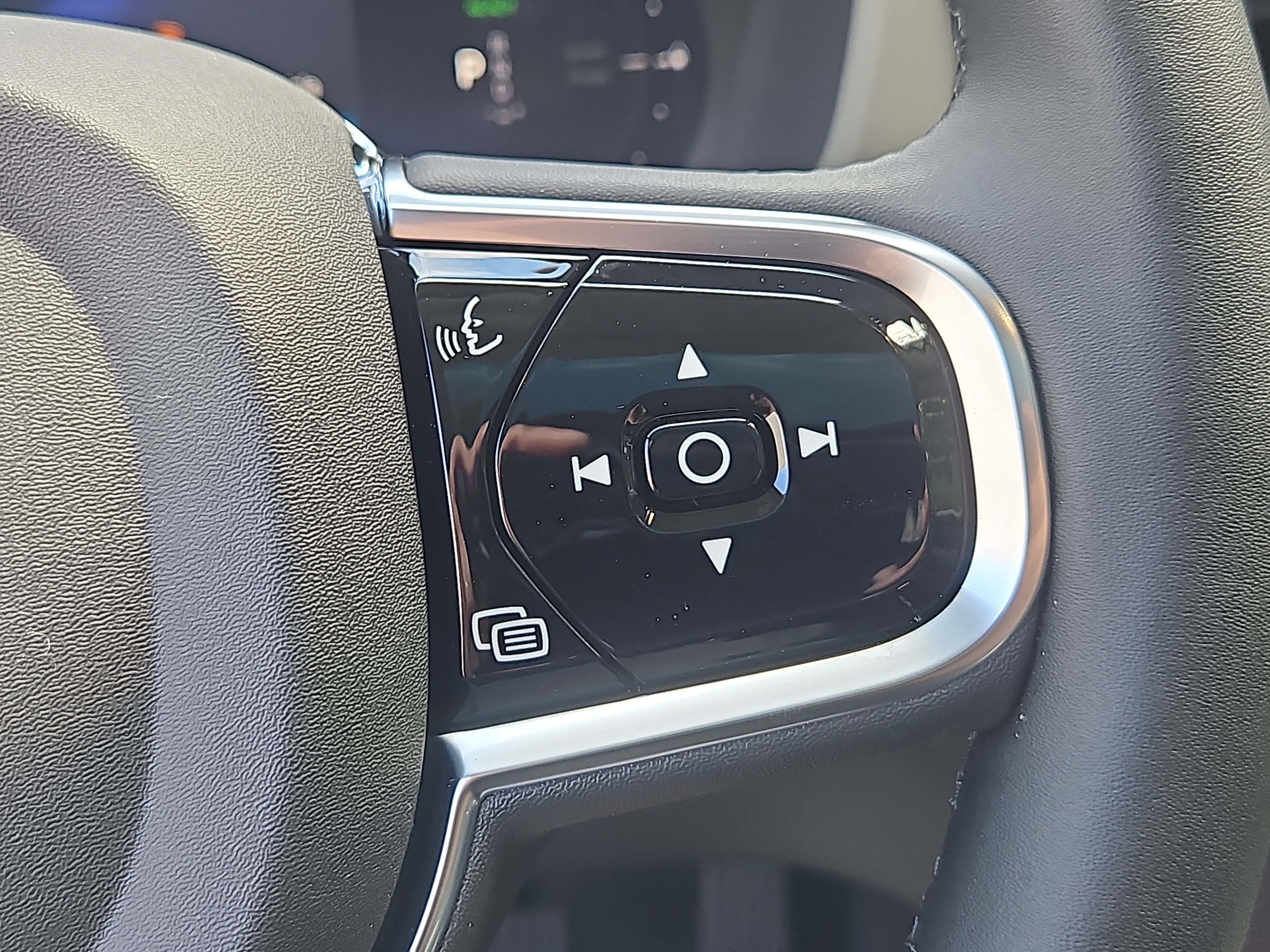New 2026 Volvo XC60 T8 Ultra w/ Protection Package Premier AWD/4WD image 16
