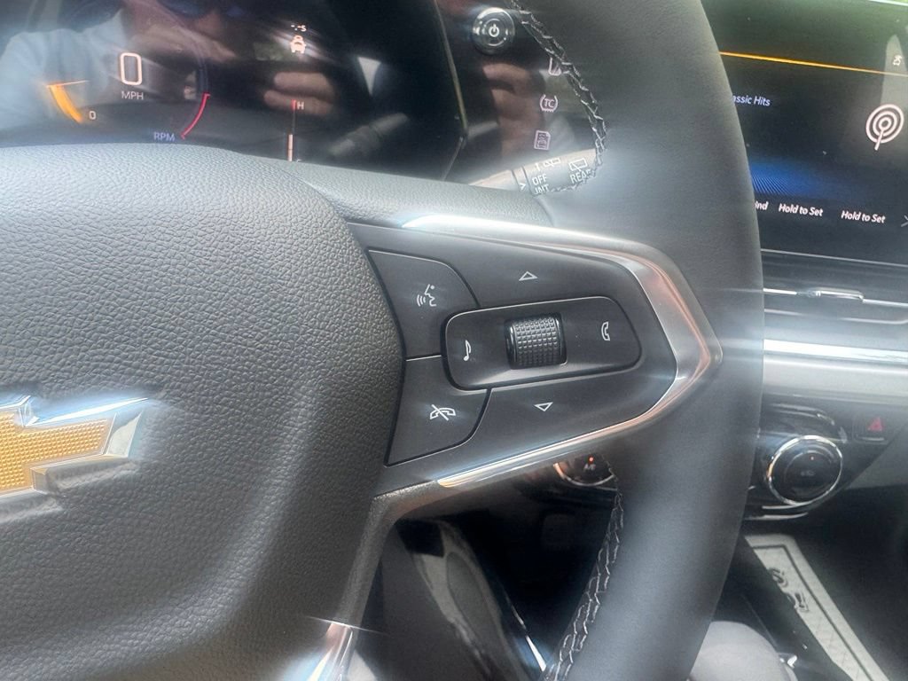 New 2026 Chevrolet Trax LT w/ LT Convenience Package FWD image 16
