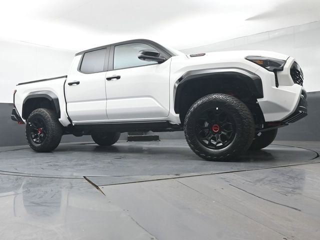 Certified 2025 Toyota Tacoma TRD Pro AWD/4WD image 34