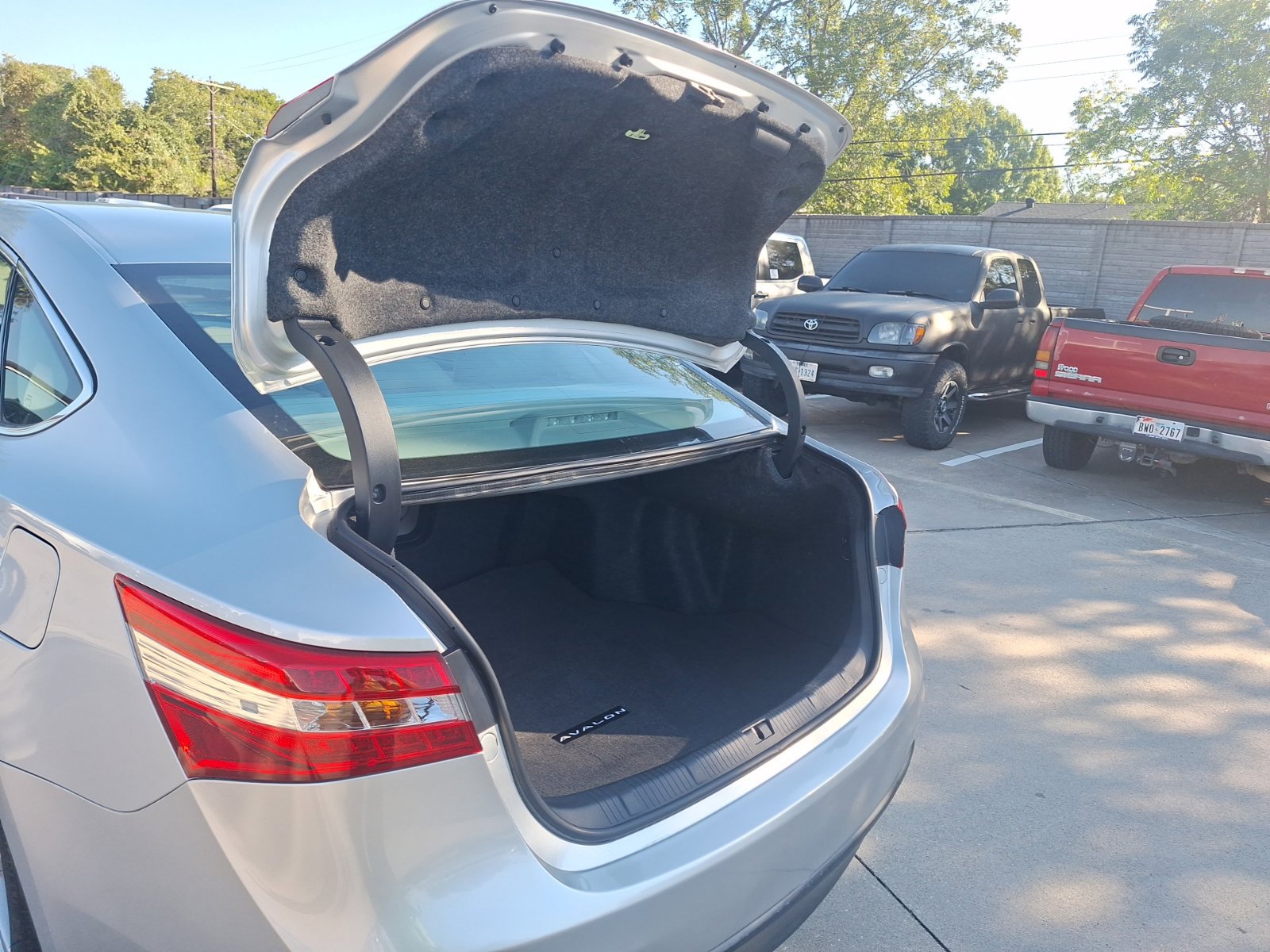 Used 2014 Toyota Avalon Limited FWD image 37