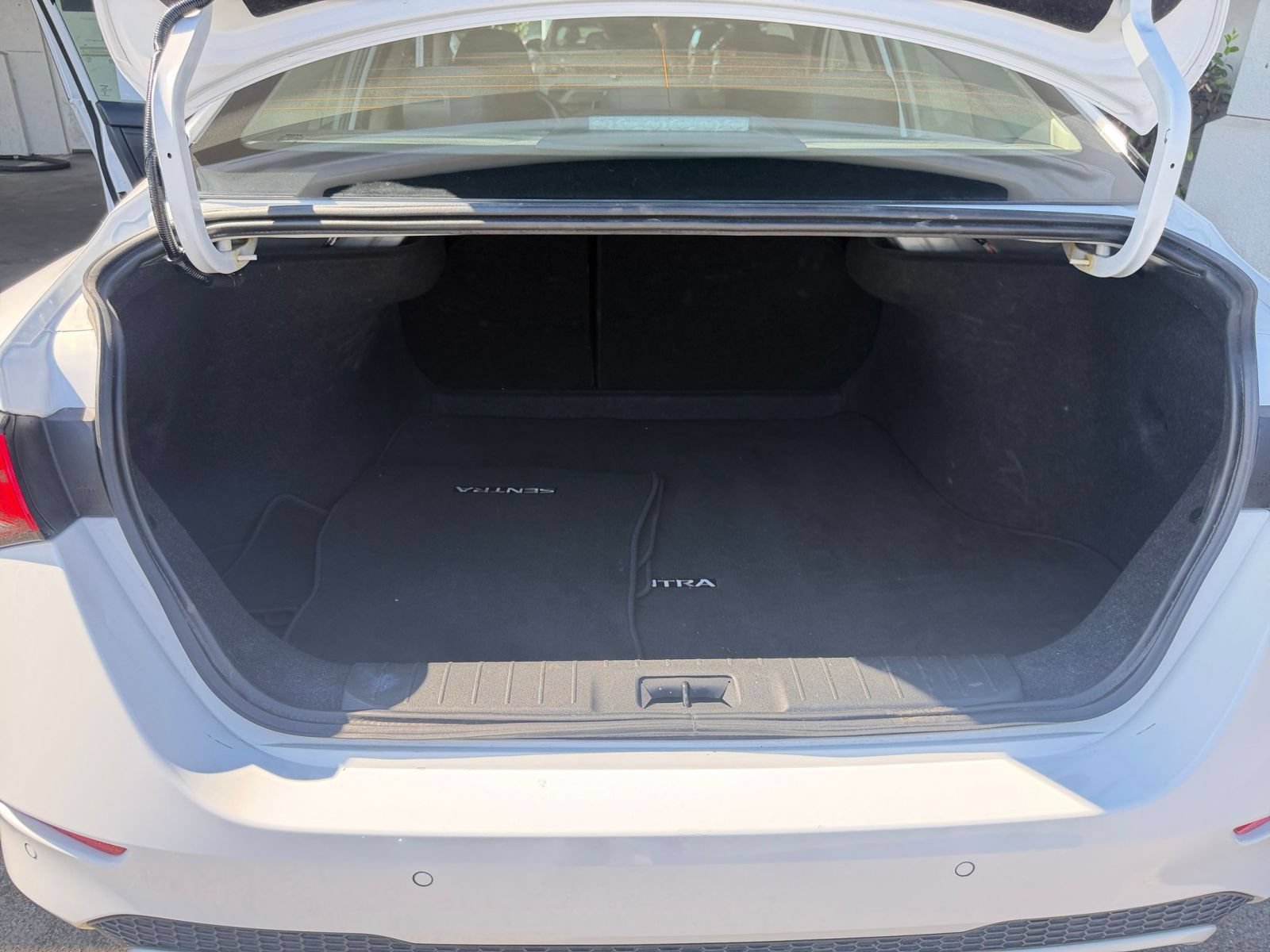 Used 2025 Nissan Sentra SV FWD image 31