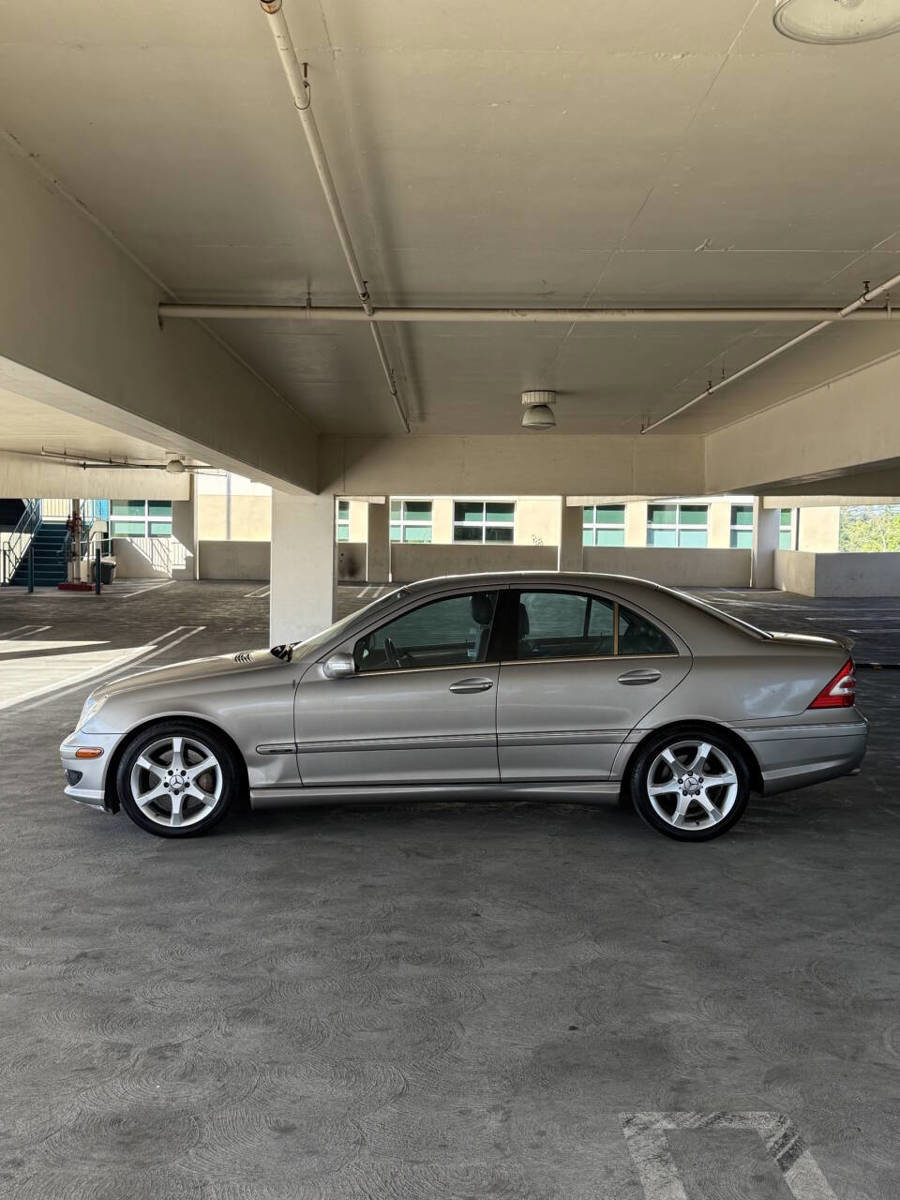 Used 2007 Mercedes-Benz C 230 Sedan image 3