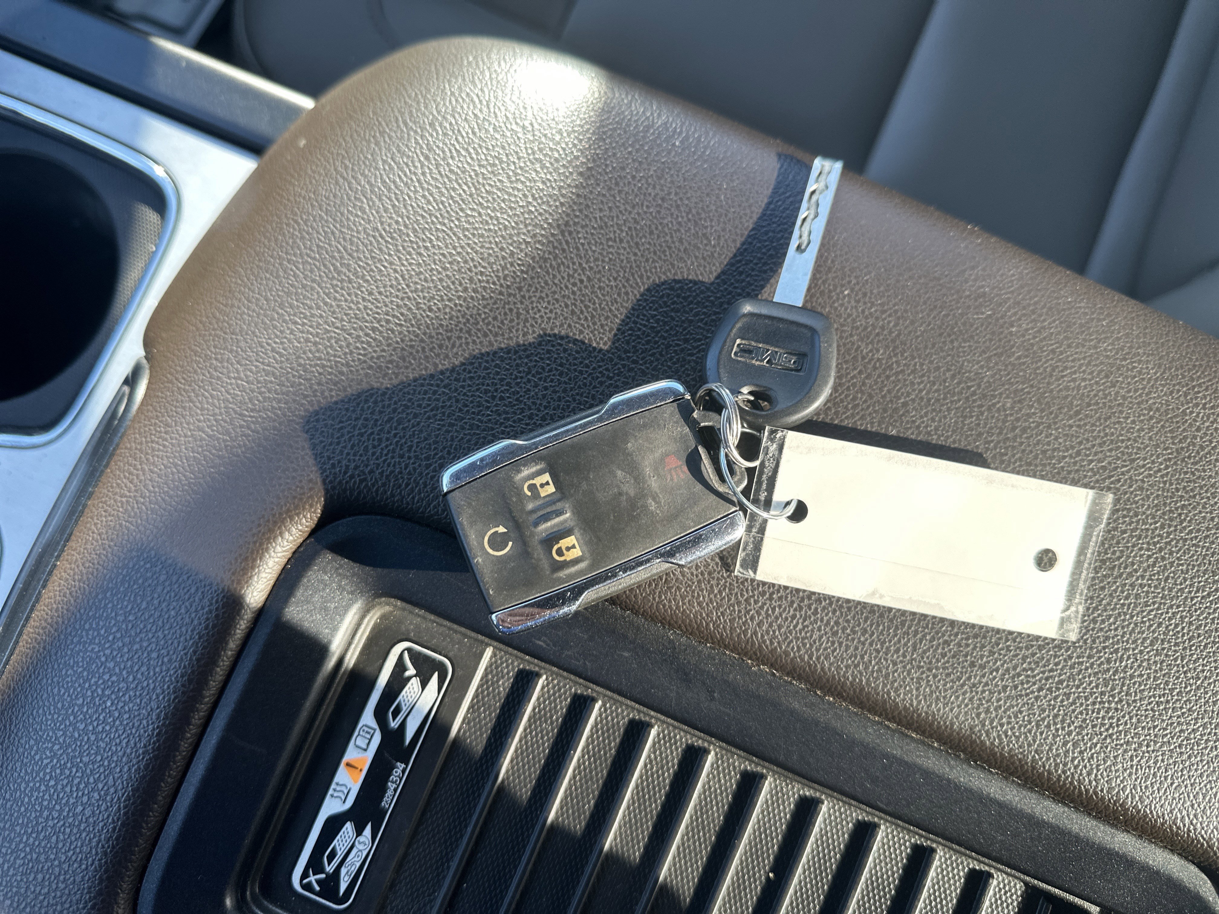 Used 2019 GMC Sierra 2500 SLT w/ Suspension Package, Off-Road image 28