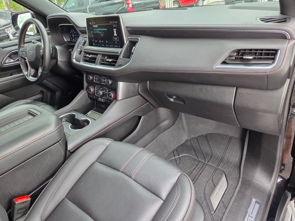 Certified 2024 Chevrolet Suburban RST w/ Luxury Package AWD/4WD image 20
