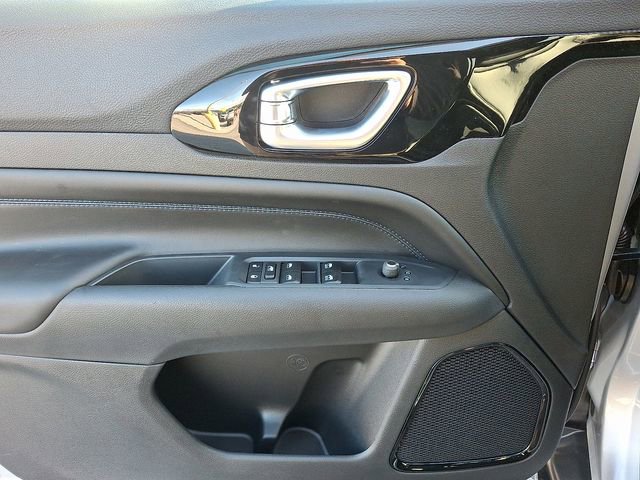 New 2026 Jeep Compass Latitude image 9