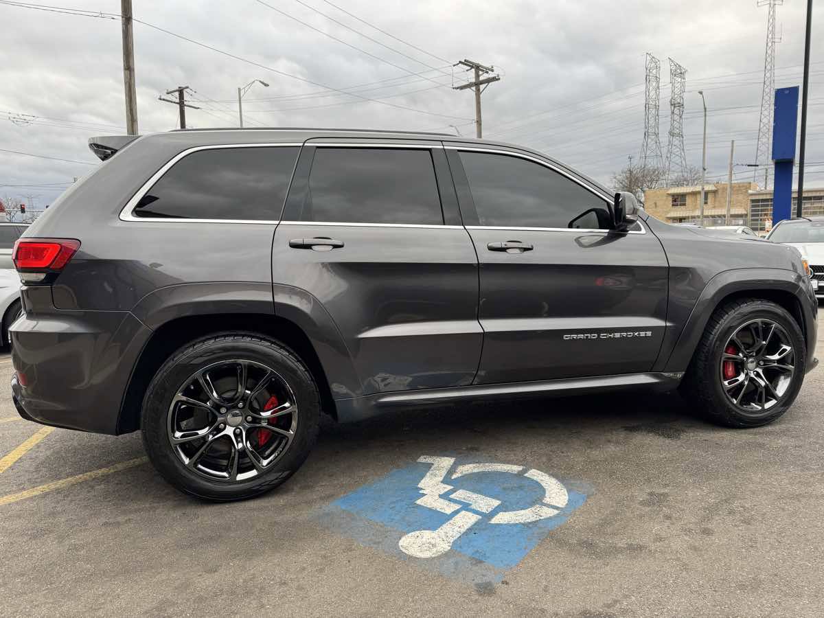 Used 2015 Jeep Grand Cherokee SRT w/ Luxury Group II AWD/4WD image 4