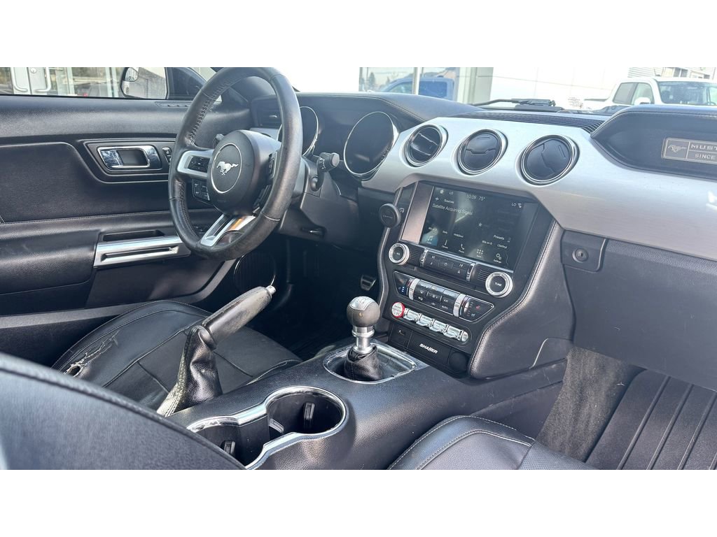 Used 2016 Ford Mustang Premium image 11