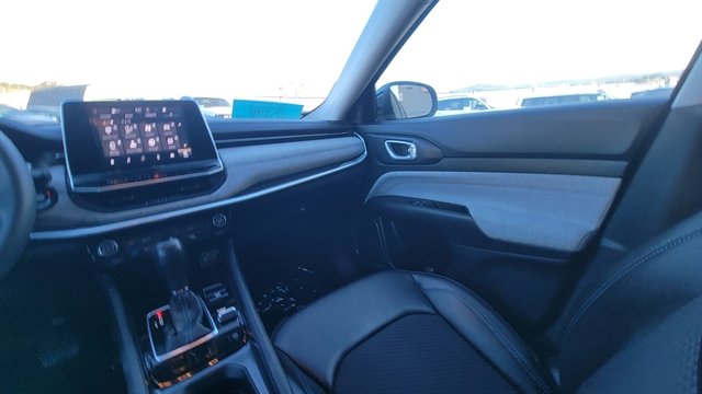 Used 2022 Jeep Compass Latitude image 14