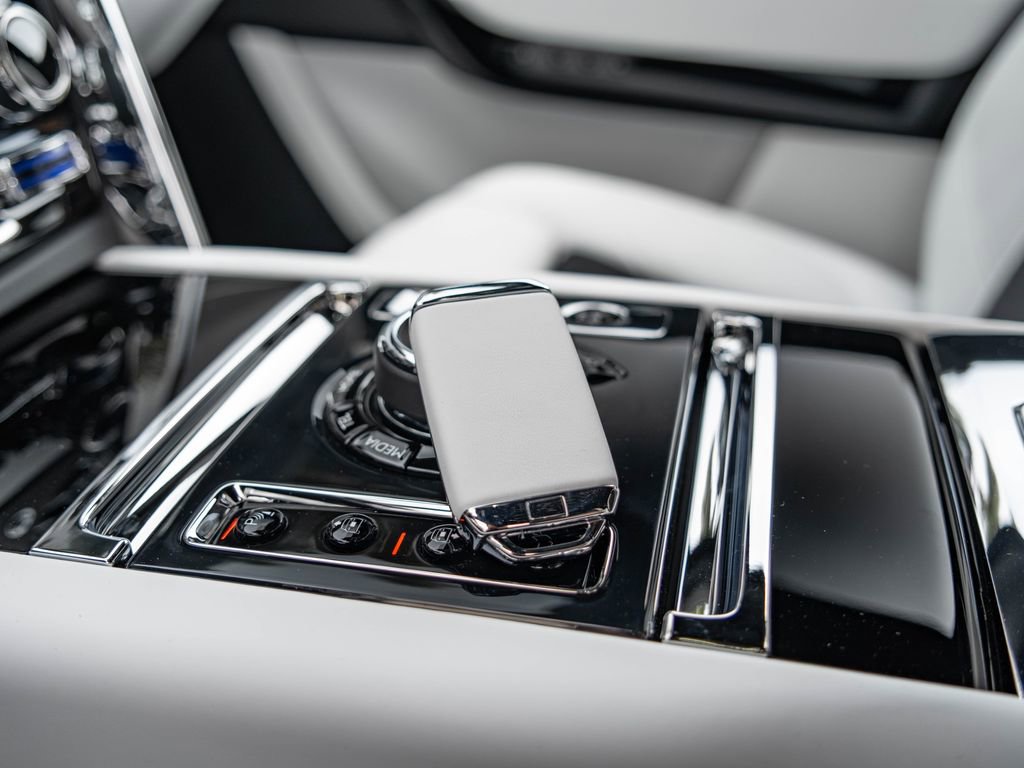 New 2026 Rolls-Royce Cullinan image 14