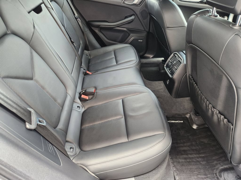 Used 2022 Porsche Macan AWD/4WD image 29