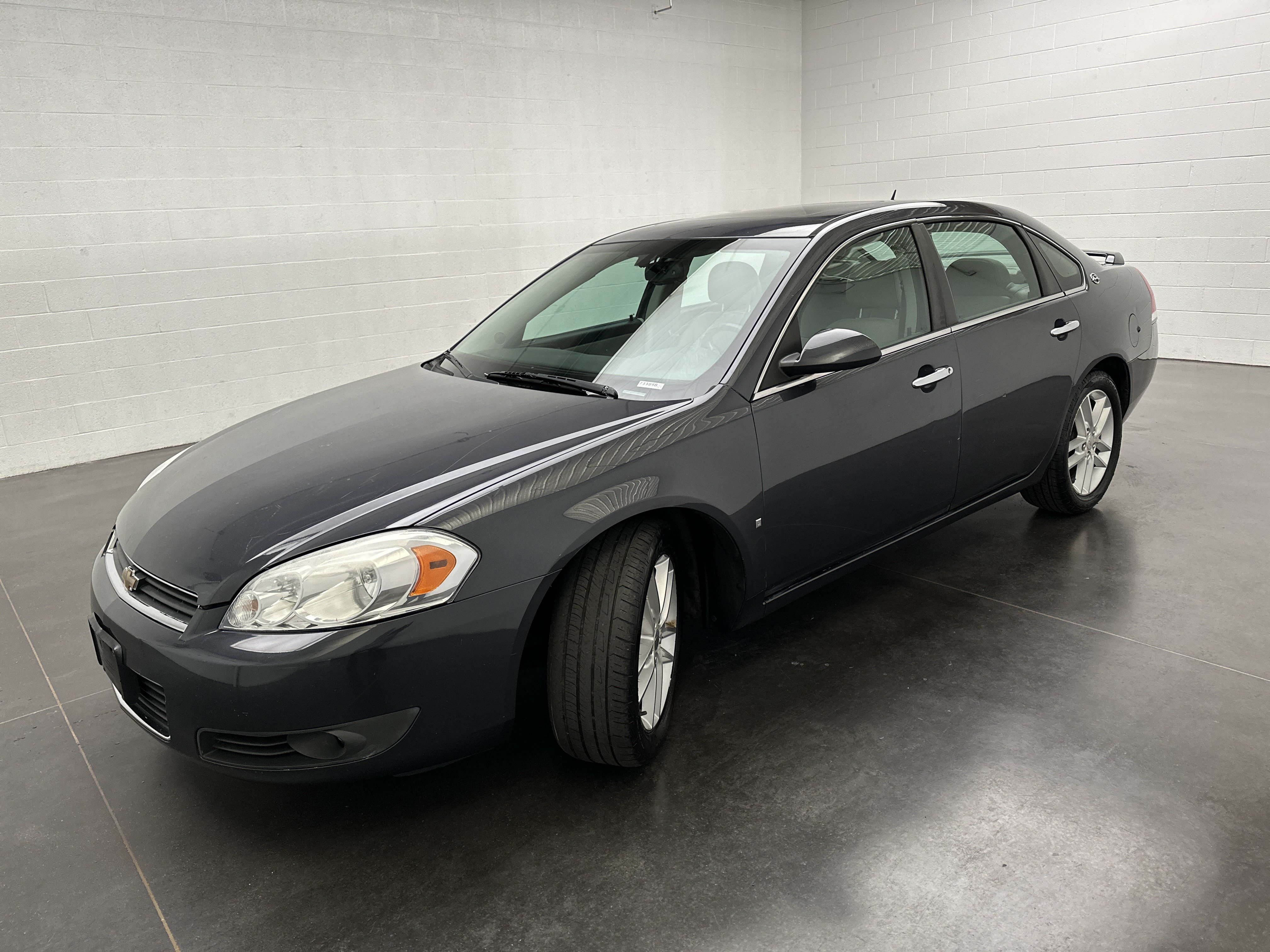 Used 2008 Chevrolet Impala LTZ FWD image 4