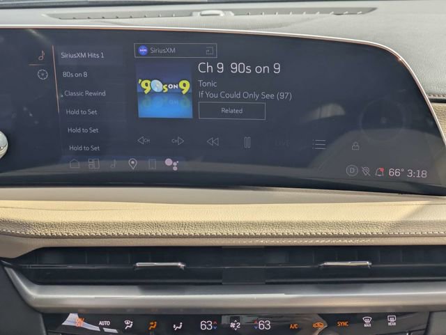 Used 2025 Cadillac XT4 Premium Luxury FWD image 19