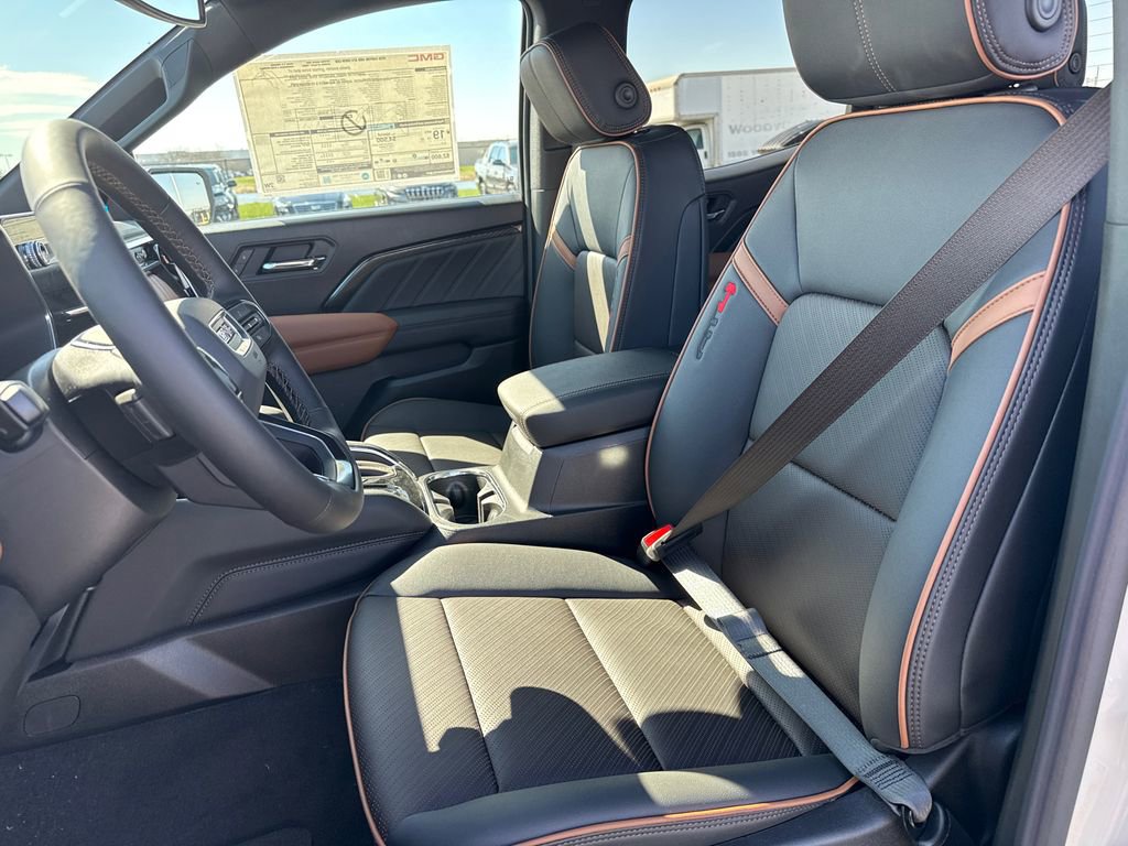 New 2026 GMC Canyon AT4 w/ AT4 Premium Package image 17