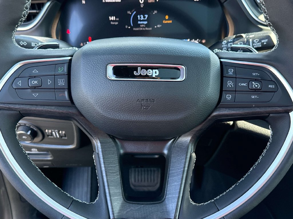 New 2025 Jeep Grand Cherokee L Limited w/ Trailer Tow Package AWD/4WD image 25