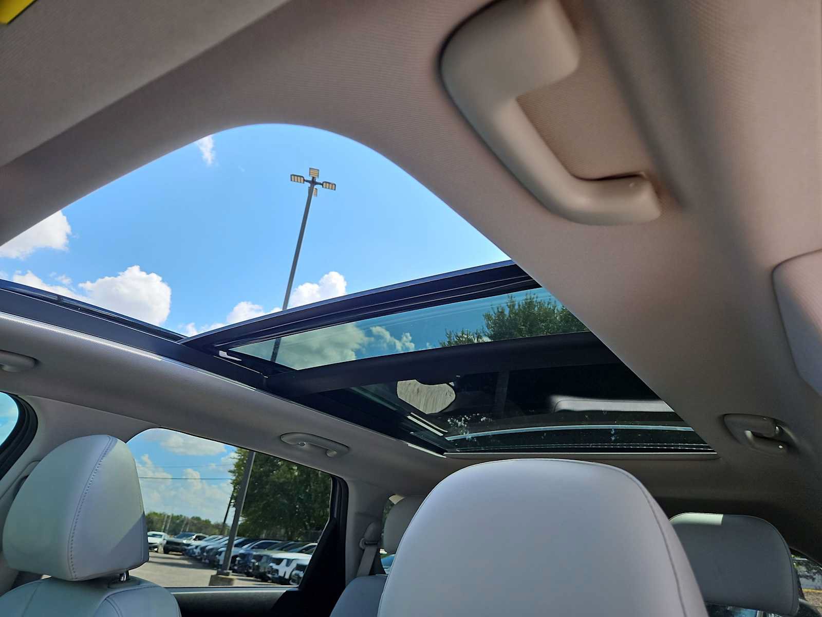 Certified 2024 Kia Sorento SX AWD/4WD image 15