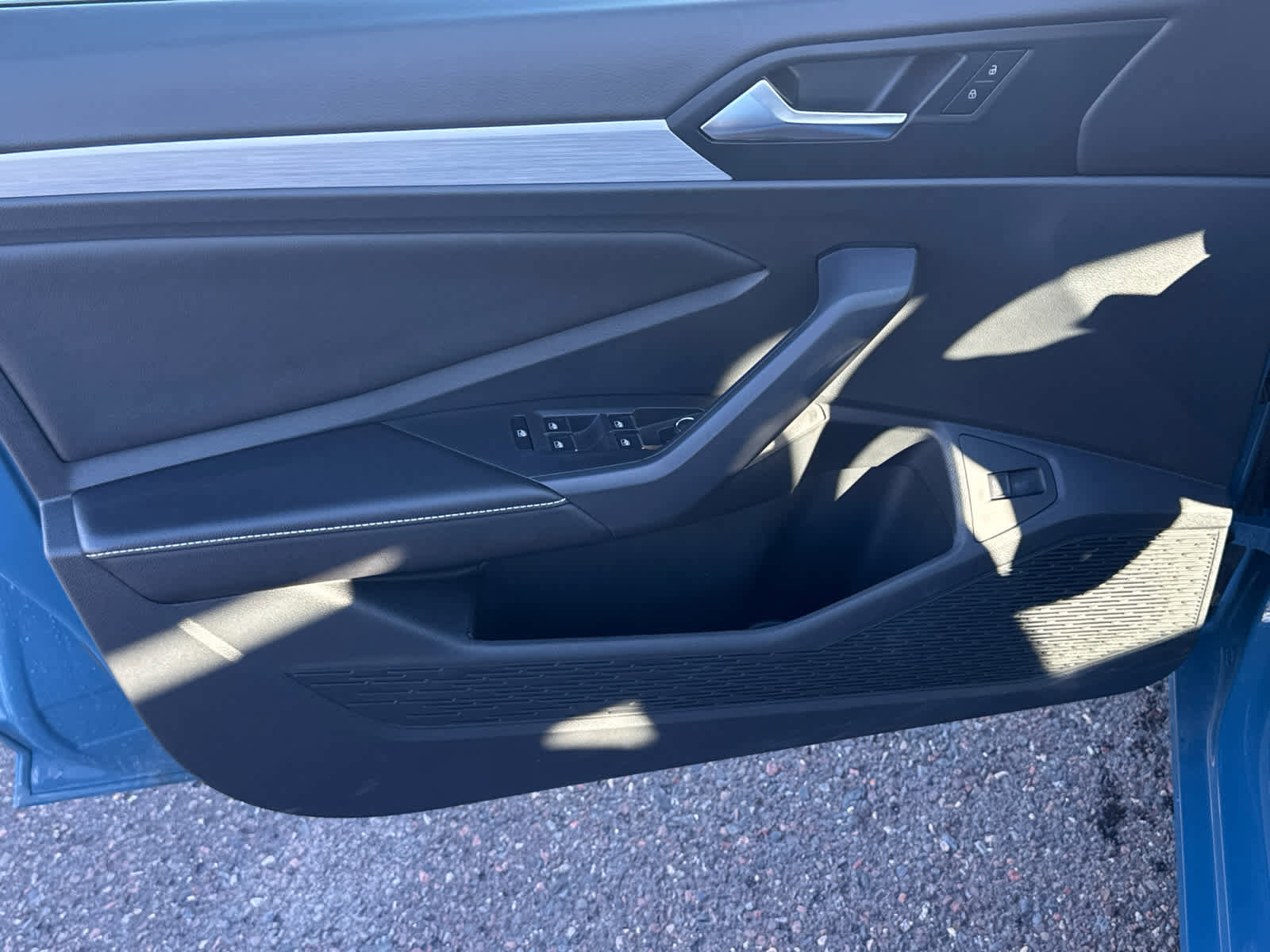 Used 2025 Volkswagen Jetta S image 40