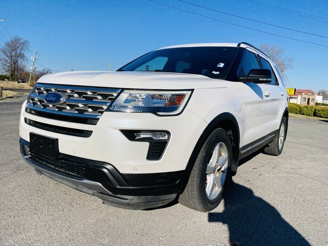 Used 2018 Ford Explorer XLT w/ Equipment Group 202A image 4