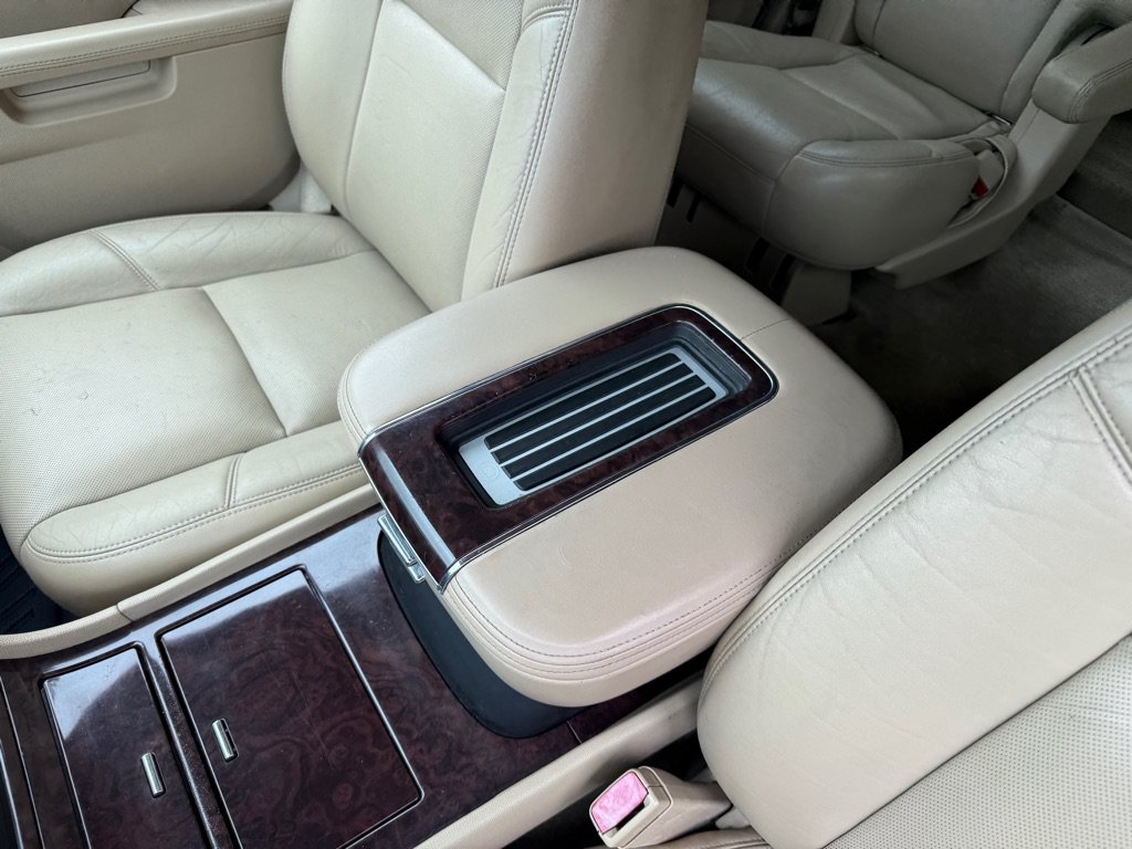 Used 2013 Cadillac Escalade Premium AWD/4WD image 48
