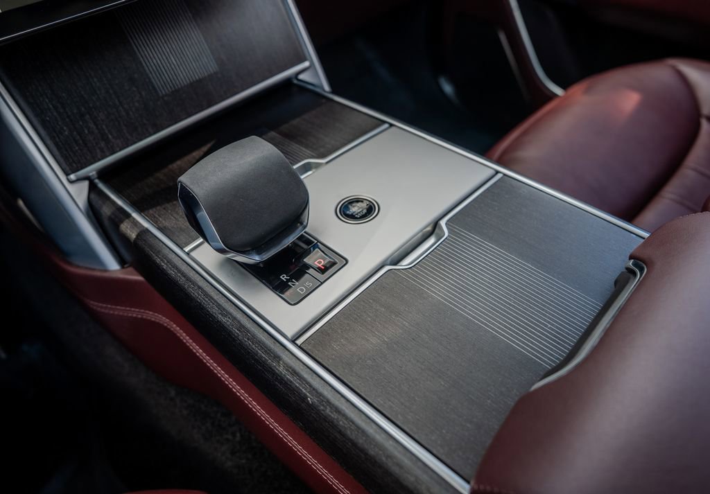 Used 2024 Land Rover Range Rover Autobiography image 13