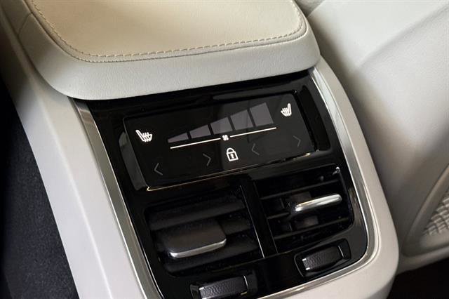 Certified 2024 Volvo XC90 B5 Plus w/ Protection Package Premier image 13