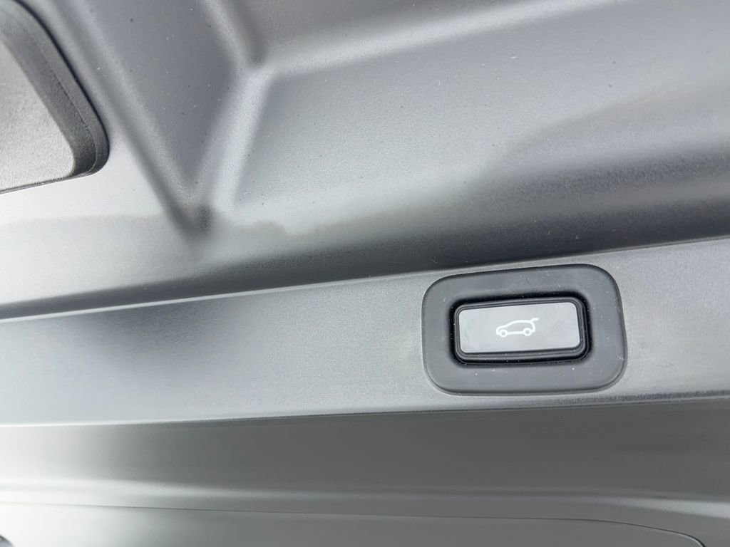 Used 2023 Land Rover Range Rover SE image 17