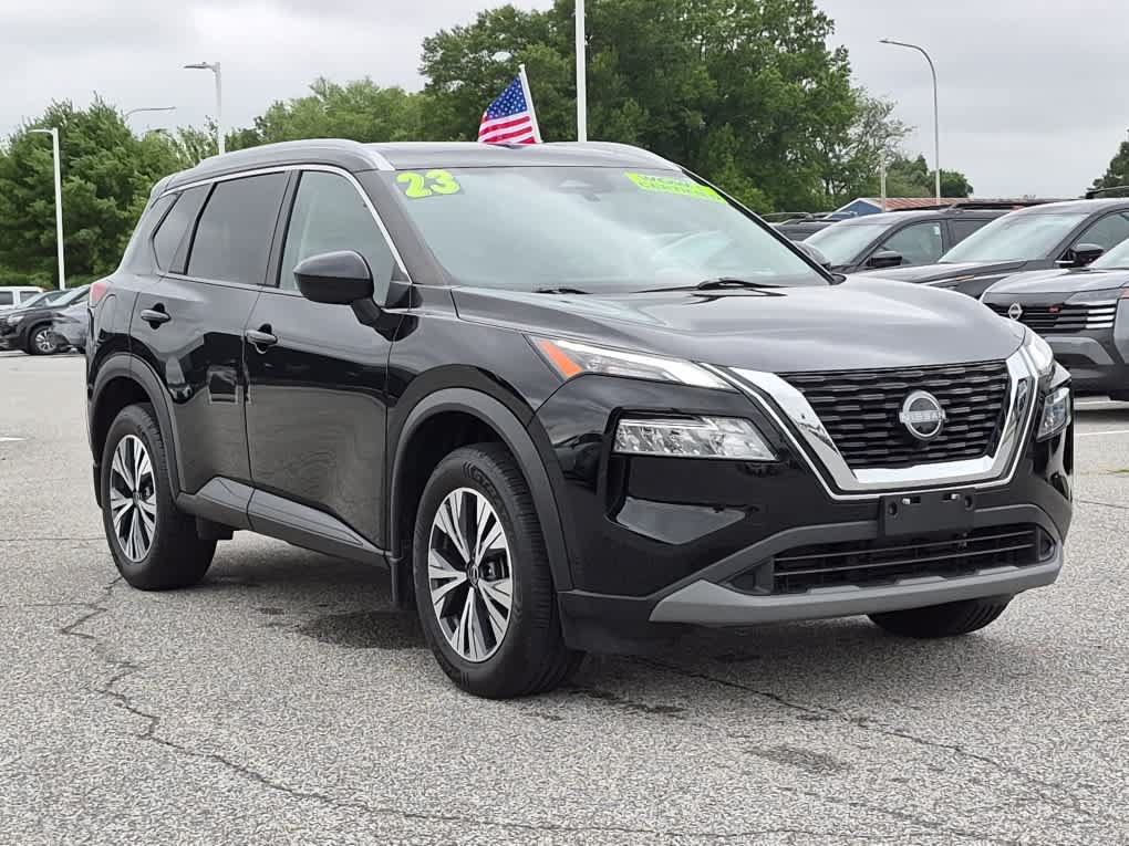 Used 2023 Nissan Rogue SV w/ SV Premium B Package AWD/4WD image 2