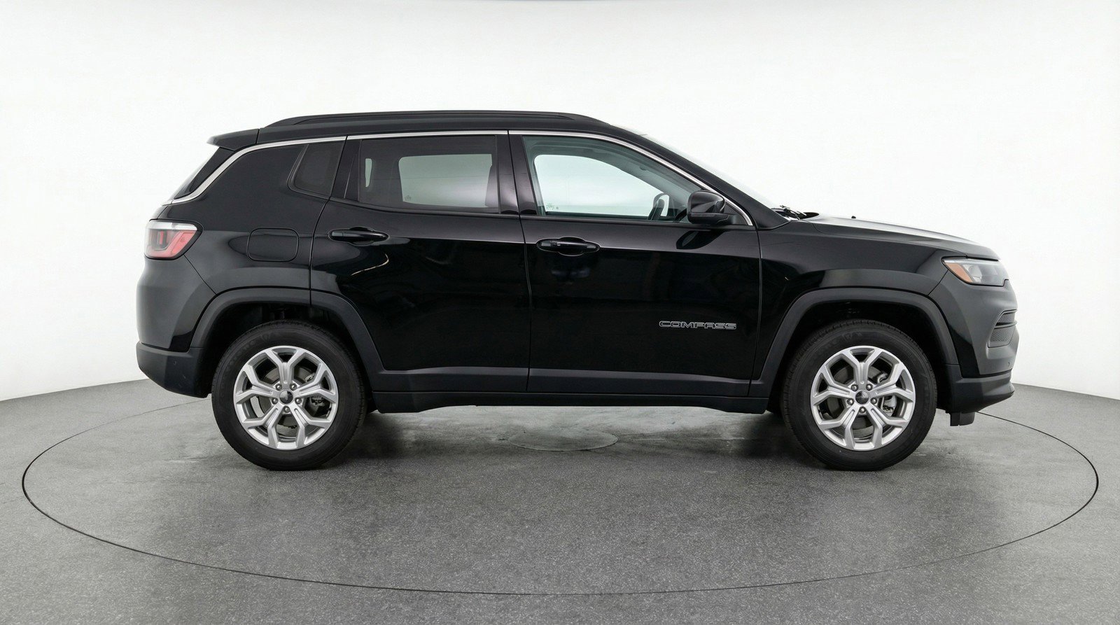 Used 2025 Jeep Compass Latitude AWD/4WD image 11