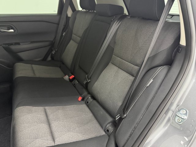 Used 2025 Nissan Rogue SV image 34