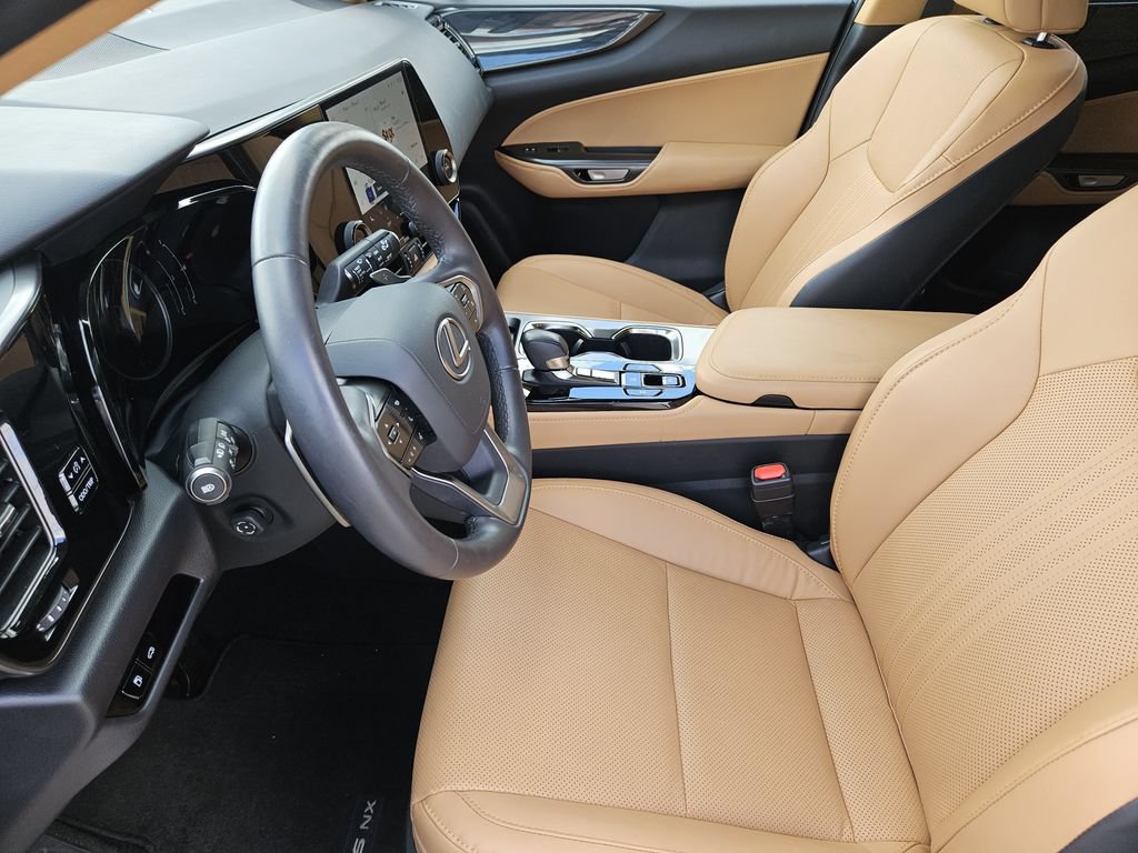 Used 2025 Lexus NX 250 FWD w/ Towing Package (2000 Lbs) image 13