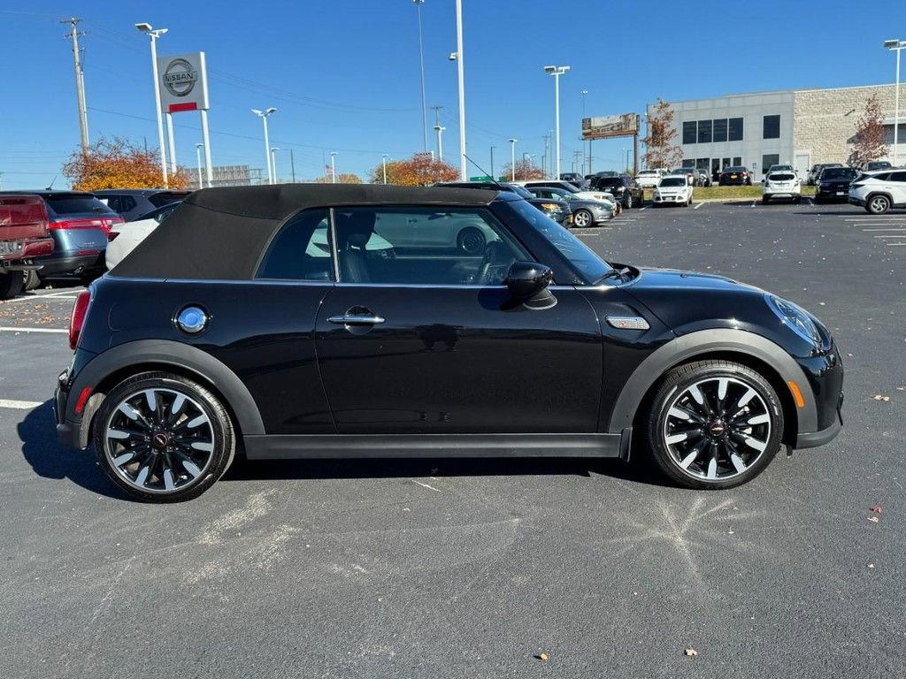 Used 2022 MINI Cooper S image 2