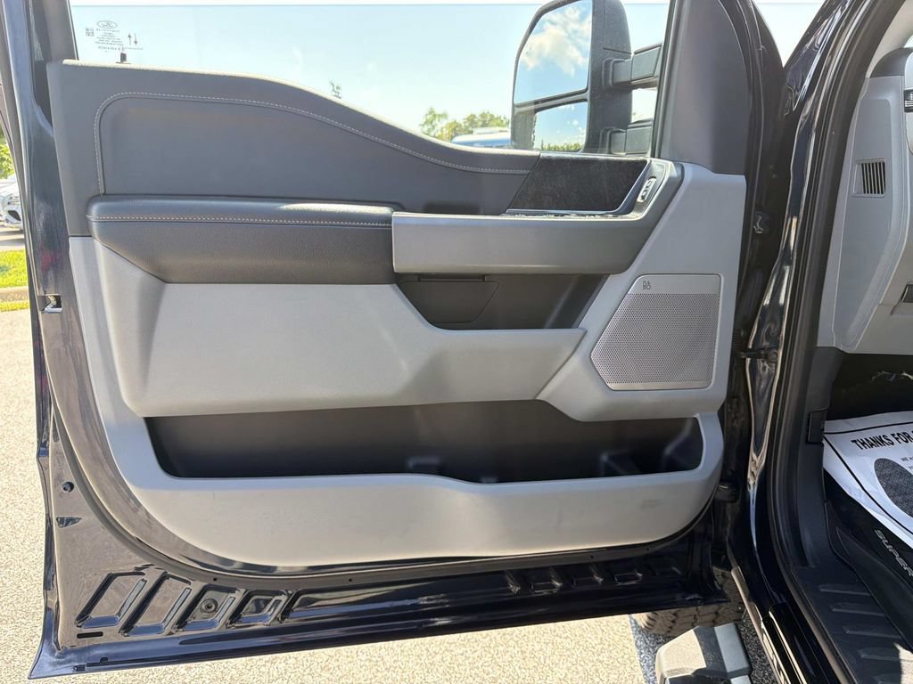 Used 2024 Ford F250 XLT w/ Black Appearance Package AWD/4WD image 15