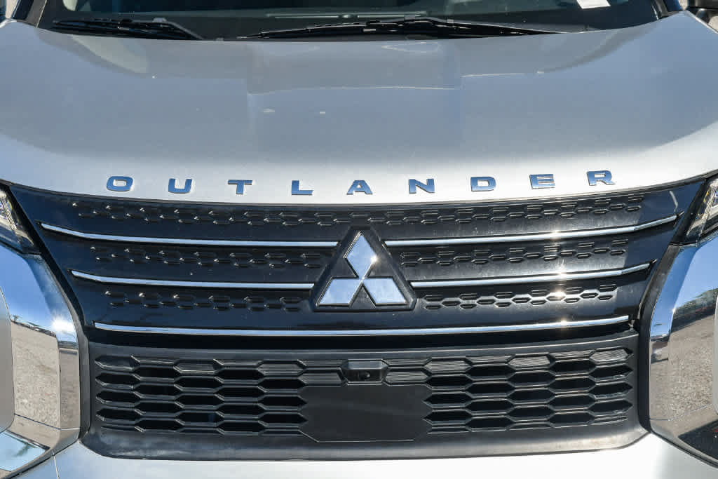 Used 2022 Mitsubishi Outlander ES FWD image 5