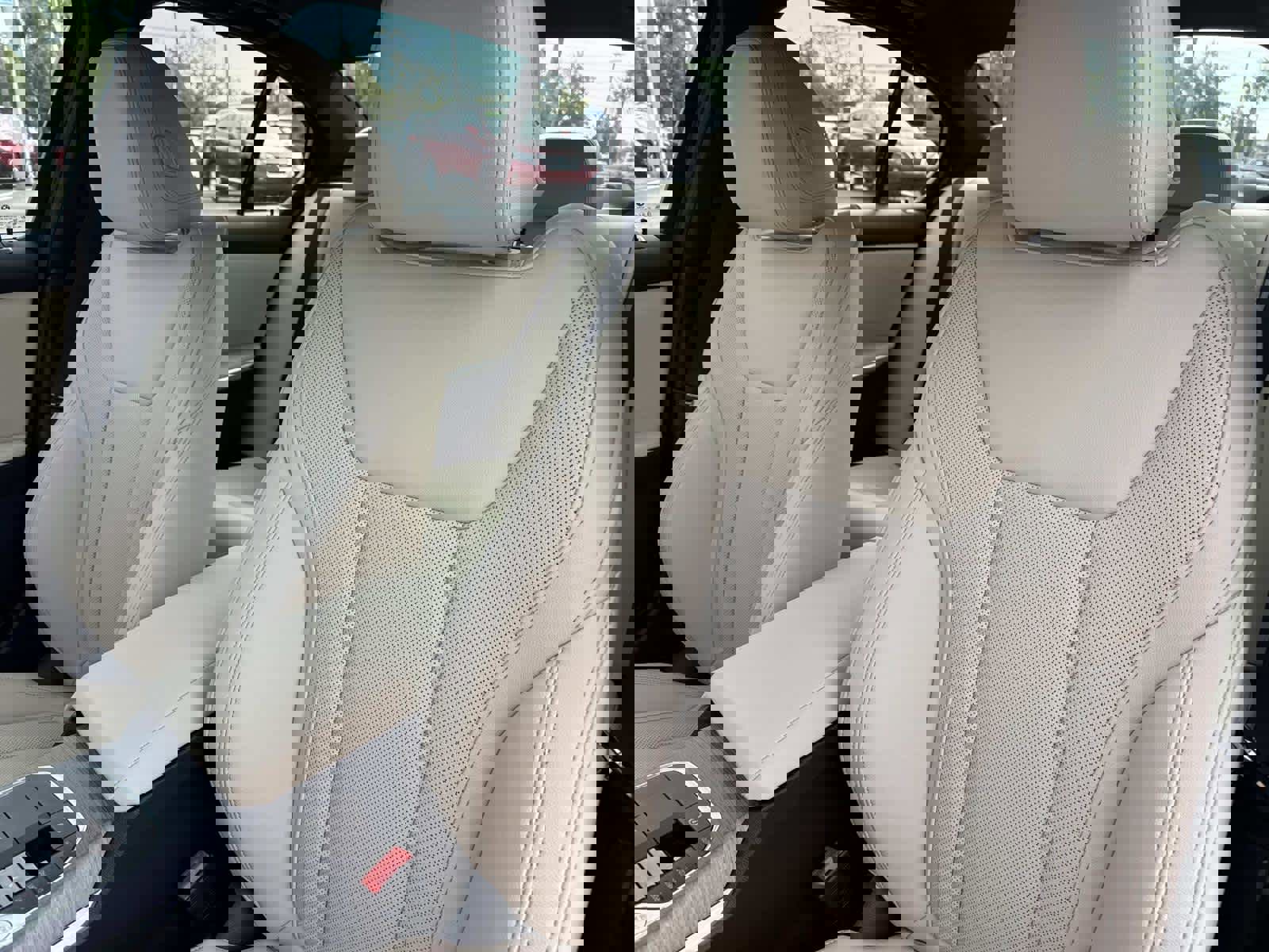 New 2026 BMW 330i Sedan w/ M Sport Package image 21