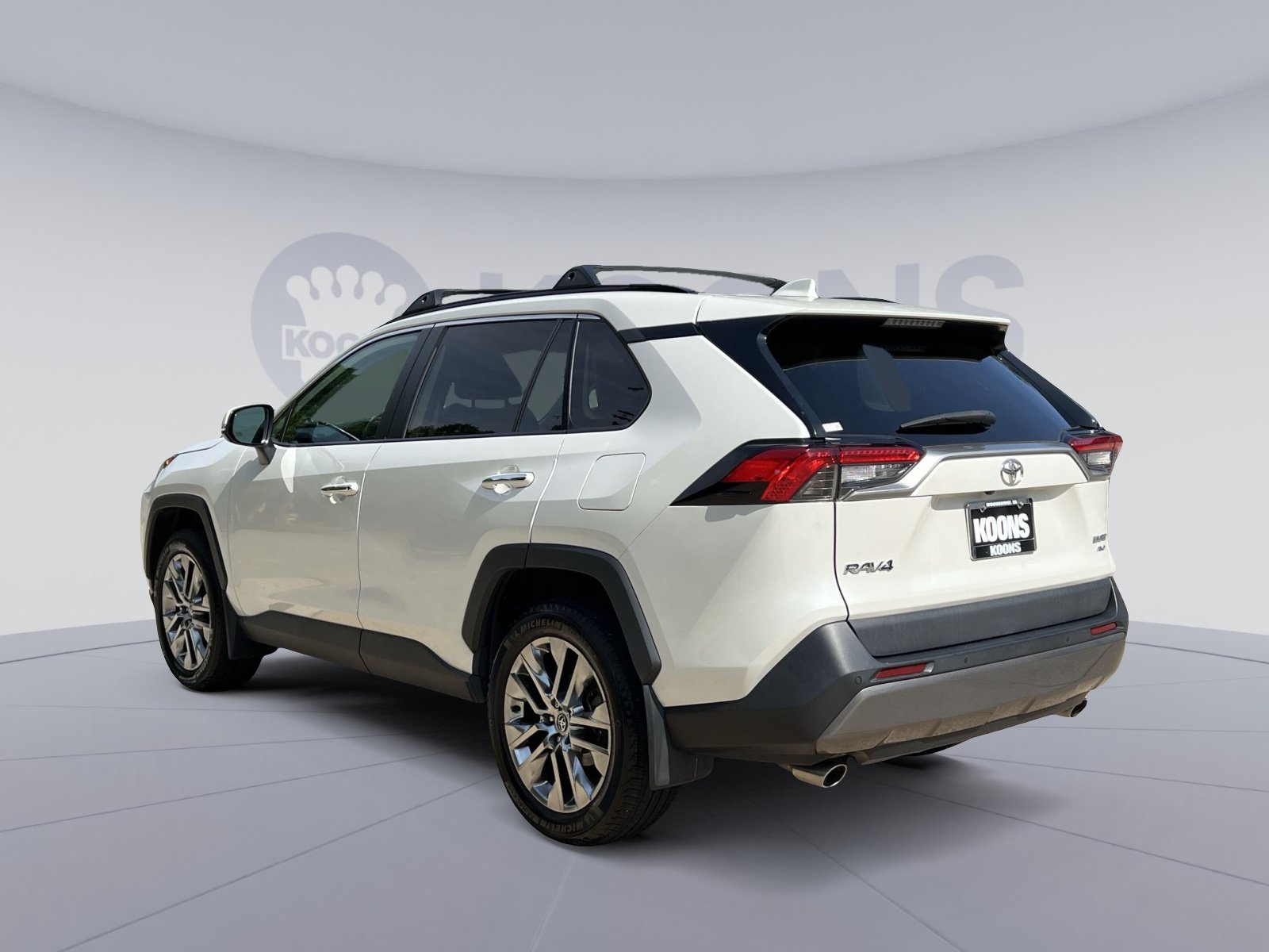 Used 2020 Toyota RAV4 Limited AWD/4WD image 8