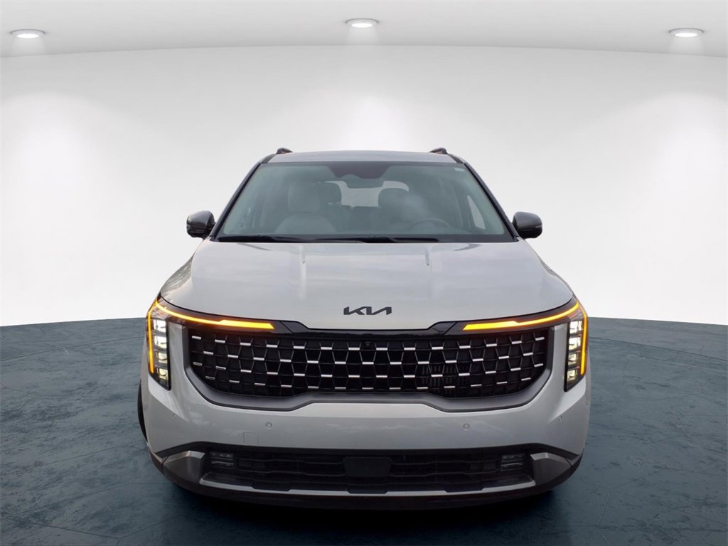 Used 2025 Kia Carnival SX Prestige image 3