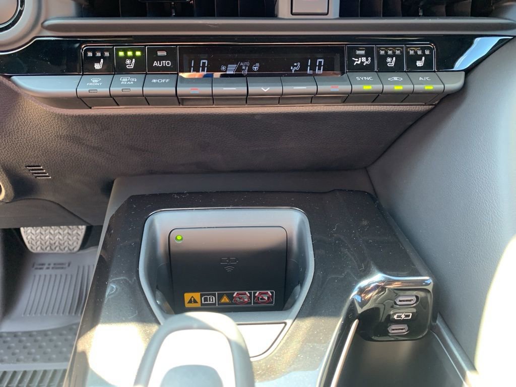 New 2025 Toyota Crown Signia image 22