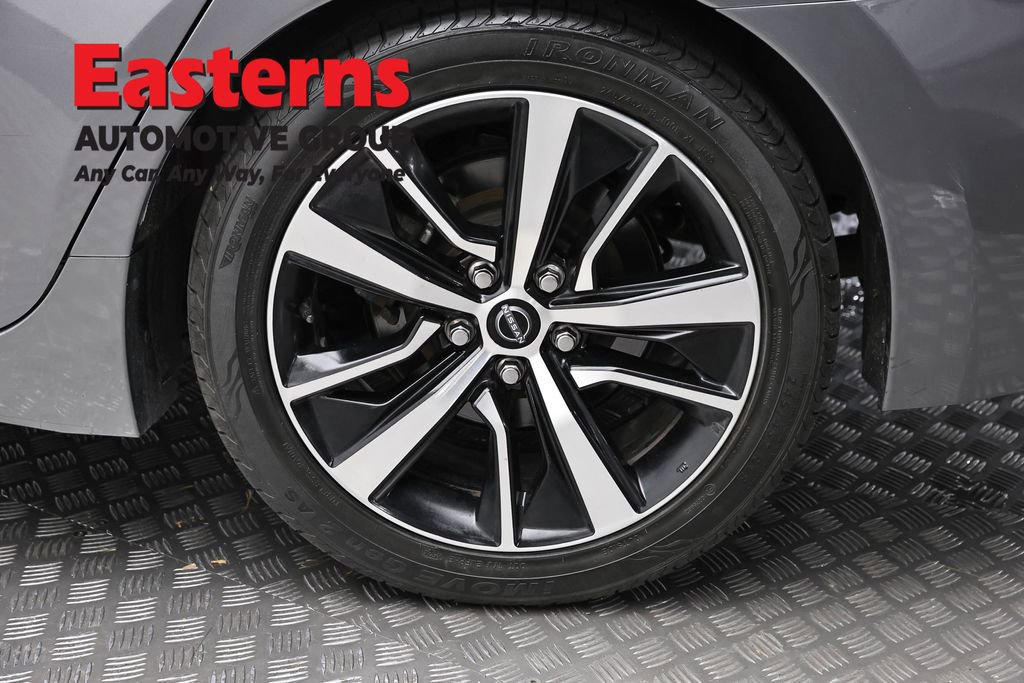 Used 2023 Nissan Maxima SV w/ Floor Mat Group FWD image 8
