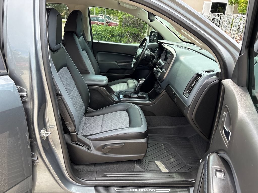 Used 2022 Chevrolet Colorado Z71 w/ Safety Package RWD image 6